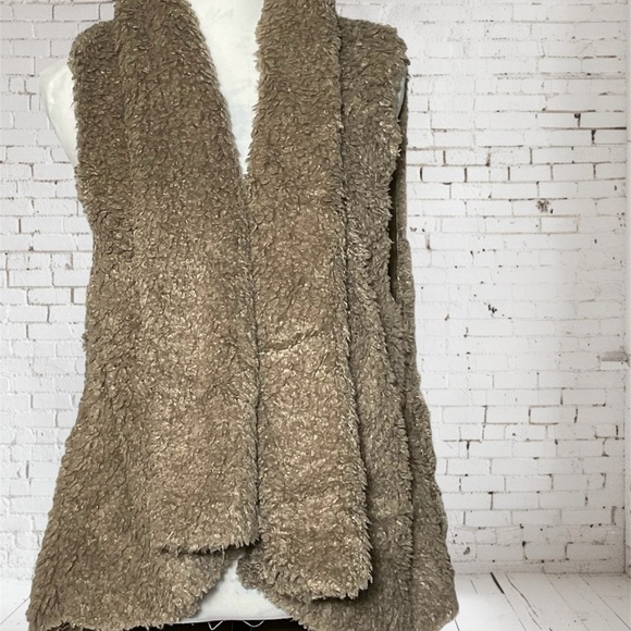 FAVLUX Fashion Sherpa Faux Fur Vest Teddy Jacket SUPER SOFT SzM Used Like NEW - Picture 6 of 11